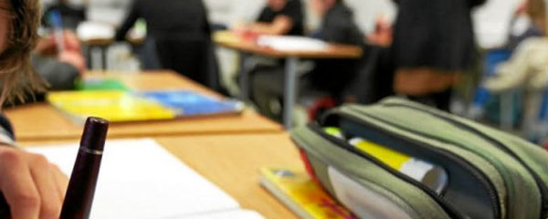 enseignement public et un enseignement privé